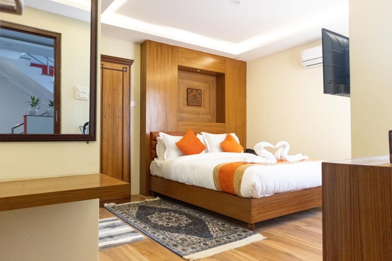 Hotel Yakroo Manang Kathmandu Exterior foto